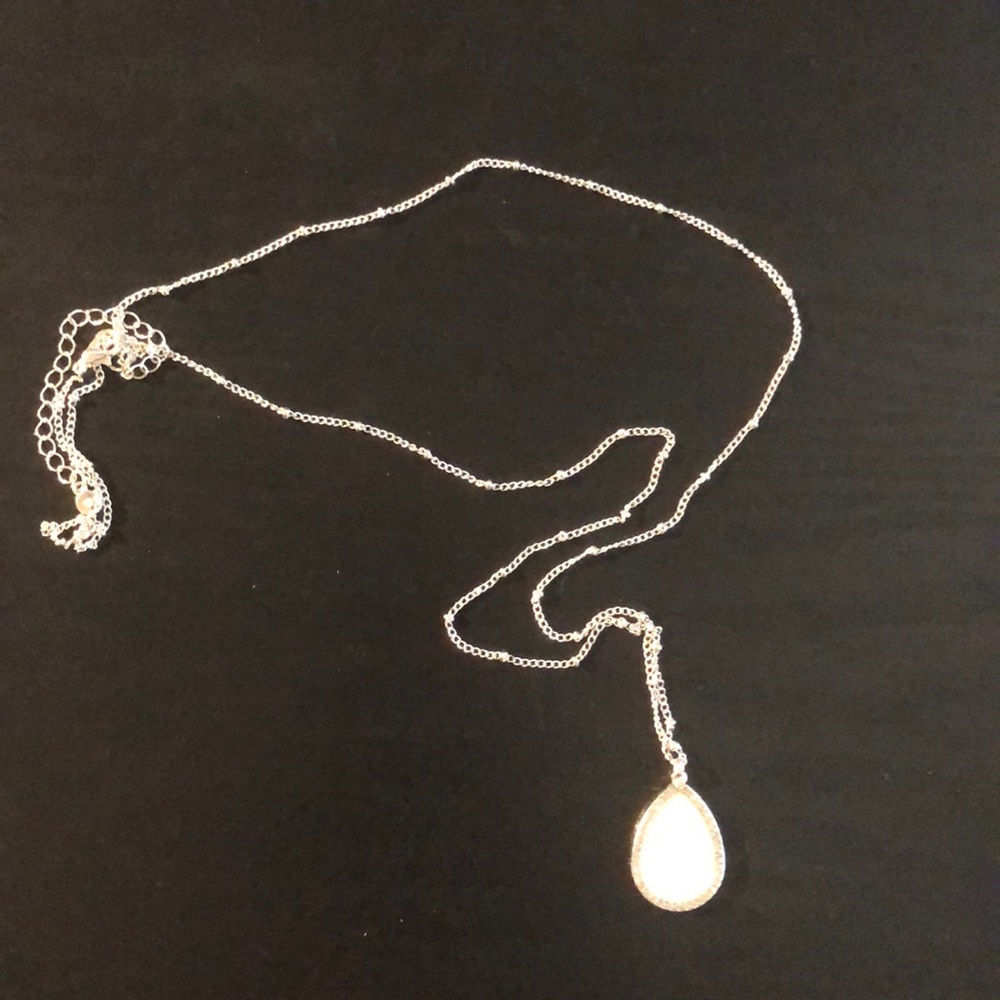 NEW! Really Pretty Long Necklace w/ White Pendant - Picture 3 of 7